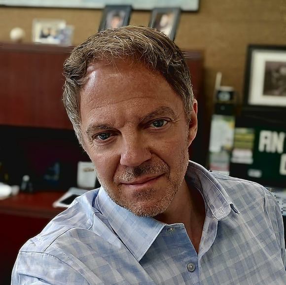 Meet your Posher, Tom - Picture 1 of 1